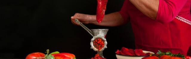 Starinski recept za ajvar posvađao internet zbog glavnog sastojka! Star je preko 100 godina