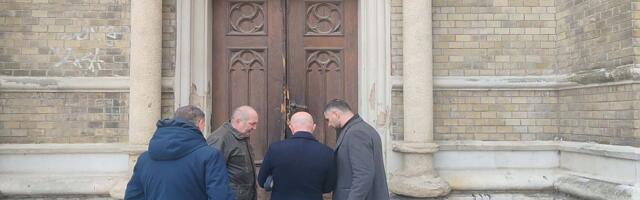 Novi Sad plaća sanaciju požara na Katedrali, pomaže i zbog krova