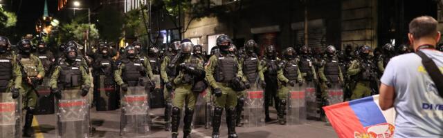 Vukašin Slavković: Godina u slikama – Na prelazu u jul gradovi postaju ratne zone(II)