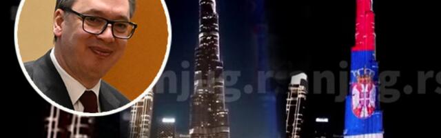 BURDŽ KALIFA, NAJVIŠA ZGRADA NA SVETU, U BOJAMA SRPSKE ZASTAVE! Vučić: "Hvala, dragi prijatelji"! (FOTO, VIDEO)