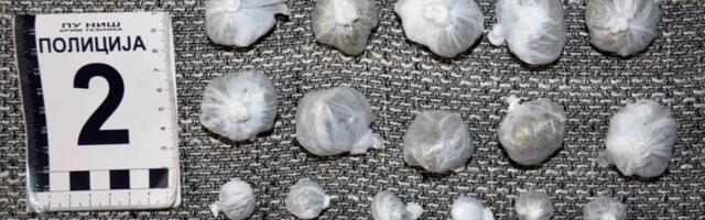 Hapšenje u Nišu: Pao diler narkotika (FOTO)