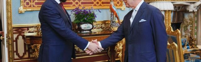 KRALJ ČARLS UGOSIO AHMEDA AL-ŠARU! Sirijski lider u Bakingemskoj palati, ugostio ga i premijer Velike Britanije! (VIDEO, FOTO)