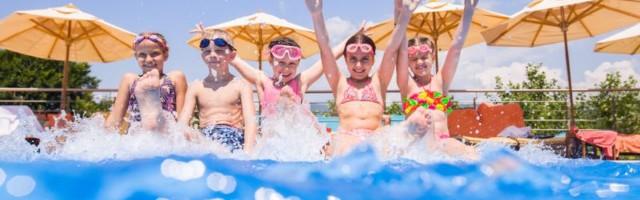 Infekcije kože, uha, urinarnog trakta: Opasnosti na bazenima za decu i odrasle