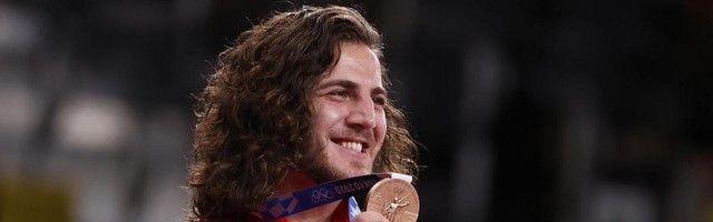 Datunašvili postaje HEROJ SRPSKOG SPORTA! Zurabi doneo Srbiji zlato na Svetskom prvenstvu! Jubilarna 100. medalja za našu zemlju