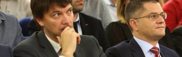 (VIDEO) VUK JEREMIĆ JE POLU-BOŠNJAK I POZDERAC! Jovanović u kafani ogovarao bivšeg gazdu!