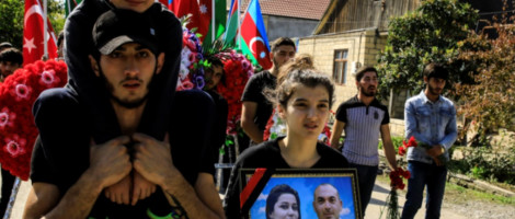 Djeca postaju siročad u Azerbejdžanu nedugo nakon primirja