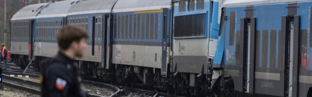 STRAVIČAN SUDAR VOZOVA U ČEŠKOJ Povređeno više od 45 osoba (FOTO)