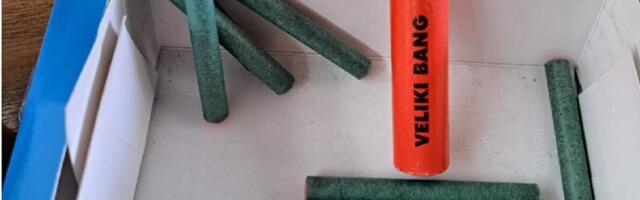 Klinci se "naoružali do zuba" za doček: Dečaku zaplenili 111 petardi, fotografije zabrinjavaju