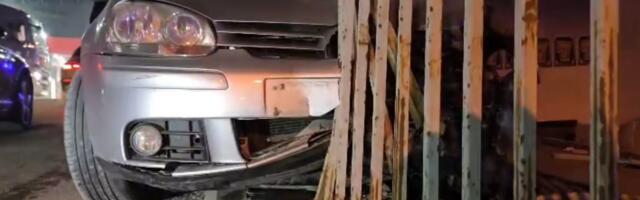 Drogiran divljao, pa sletio sa puta i zakucao u ogradu: Krivična prijava protiv muškarca iz Novog Pazara