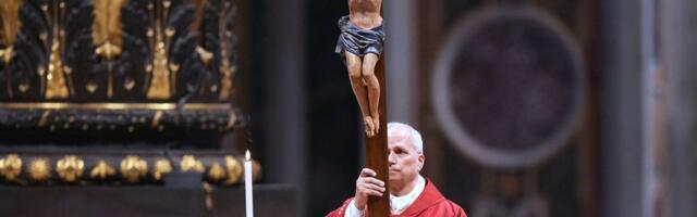 Papa Lav XIV najavio da će nositi krst tokom celog Krsnog puta na Veliki petak