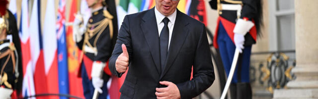 ONI NAJBOLJE ZNAJU KOLIKO SU IM PUŠKE PRAZNE Dok je Vučić na važnom skupu u Parizu,Đilas i blokaderi u Beogradu se svađaju ko im je kriv što će izgubiti izbore