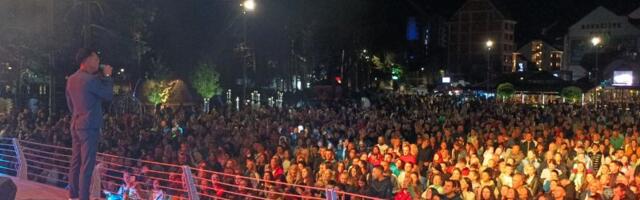 Željko Vasić održao koncert na Kraljevom trgu