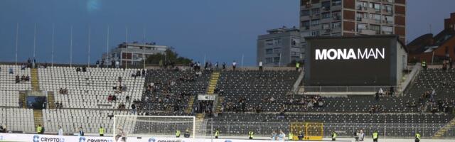 Provokacija za Partizan i Grobare: Navijači Zvezde se "tagovali" u Humskoj i menjali "izgled" stadiona