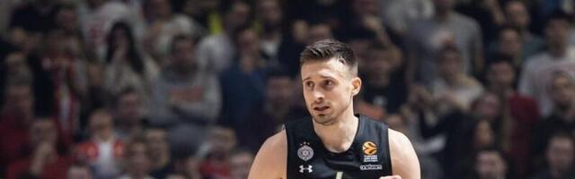 PARTIZAN SE MUČI, A MILJENIK “GROBARA” IGRA U ŽIVOTNOJ FORMI Avramović pogodio trojku sa više od pola terena (VIDEO)