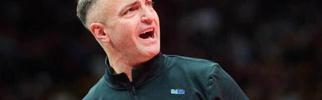 Ludilo u NBA ligi - Navijači optužuju srpskog trenera da je komunista!