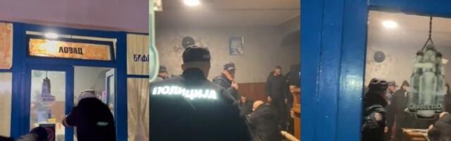 Masovna tuča ispred kafane u Mionici: Haos na biračkom mestu (VIDEO)