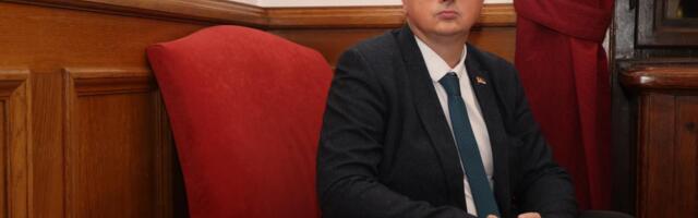 UGLJEŠA MRDIĆ TVRDI DA ZAGORKA DOLOVAC MORA DA BUDE SMENJENA: Četiri dana vukla za rukav ljude u Jurodžastu da bi objavili da je podržavaju?