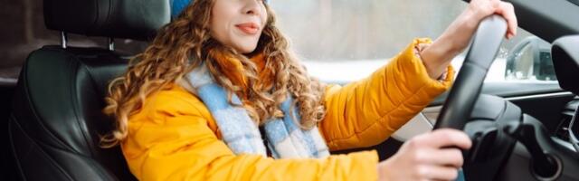 Nemci savetuju: Zimi u automobilu uvek držite stare čarape i lepljivu traku - evo zašto