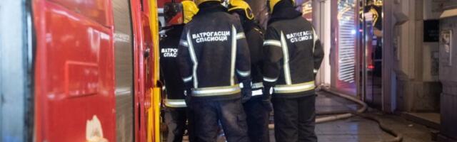 POŽAR NA NOVOM BEOGRADU! Tokom noći vatrogasci i Hitna pomoć blokirali Gandijevu! (VIDEO)