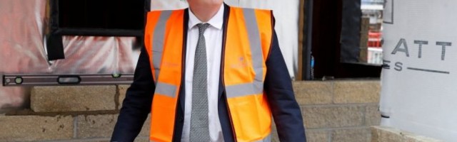 KORONA POTOPILA BRITANSKU PRIVREDU! Utonuli u recesiju, BDP pao za više od 20 odsto!