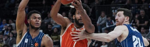 SJAJNE VESTI ZA ZVEZDU IZ ISTANBULA: Efes razbio Valensiju i prekinuo crnu seriju