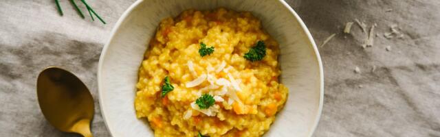 Zamenite pirinač speltom i zaboravite na parmezan: Novi recept za zdrav i kremast rižoto kod kuće