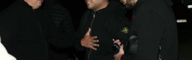 "IZGUBIO SAM POLA MOGA SRCA" Prva izjava Darka Lazića nakon što je ostao bez brata: Plače, prijatelji ga pridržavaju... Bolne scene