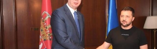Vučić u Parizu uporedio KiM i Krim: Kažite to mom prijatelju Zelenskom...