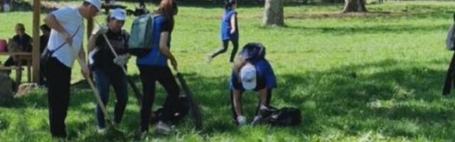 Primer svima! Omladinci SNS-a u akciji čišćenja (FOTO)