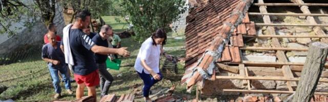 Gradonačelnica Užica obišla domaćinstva u Drežniku koja su pretrpela najveću štetu tokom nevremena
