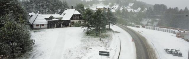 Srbiju okovao sneg: Ovi delovi zemlje osvanuli su pod snežnim pokrivačem, ne vidi se prst pred okom