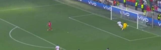 Šta uradi, čoveče? Imamo najkomičniji gol na Euru! (VIDEO)