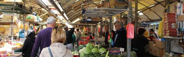Domaćinstva i dalje troše više nego što zarađuju: Najviše jedemo piletinu, suhomesnato i krompir