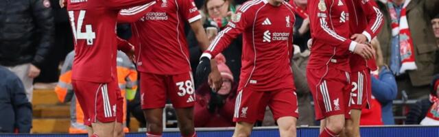 Emotivno veče na Enfildu: Deca Dioga Žote kao maskota - na tribinama i supruga i pobeda Liverpula (Foto)