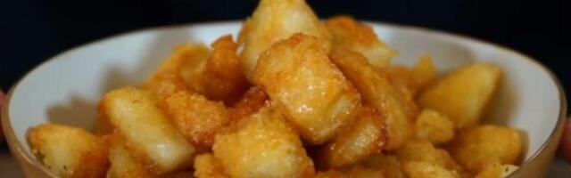 Bez rerne i šporeta: Evo kako da ispečete krompir da bude spolja hrskav, a unutra mekan kao puter!