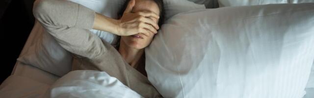 Ako vas muči nesanica, stavite malo ovog začina pod jastuk: Influenserka probala drevnu metodu pa šokirala utiskom