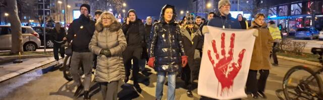 Novosađani u protestnoj šetnji do policijske uprave