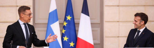Макрон позвао ЕУ да настави усвајање нових санкција Русији