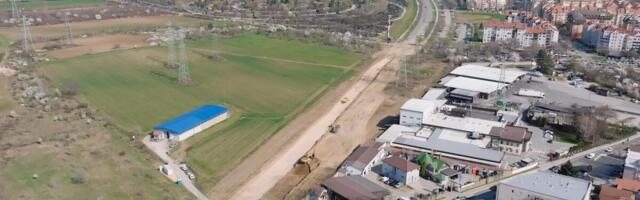 SPAJANJE GRČКE I SURČINSКE: Dve trake u oba smera i kružni tok