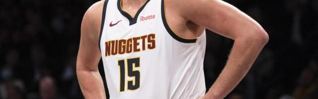 Kakav bog! Jokićeve papuče postale hit, naterale čitav košarkaški svet da priča o njima i crkava od smeha (FOTO)