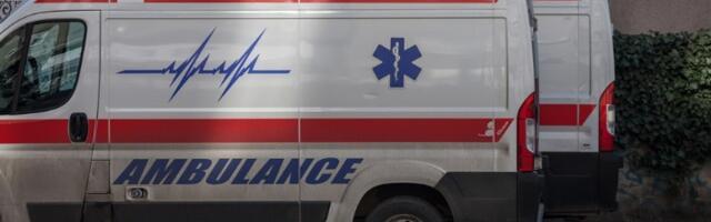 Udes u Batajnici: Auto naleteo na deča dok je pretrčavao ulicu