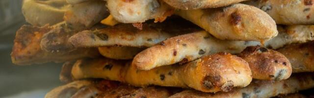 Hrskavi štapići sa maslinama: Recept od samo 5 sastojaka - osvajaju na prvi zalogaj