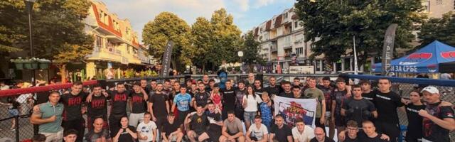 Obrenovac spojio MMA borbe i humanost: Ljudi testirali snagu za pomoć