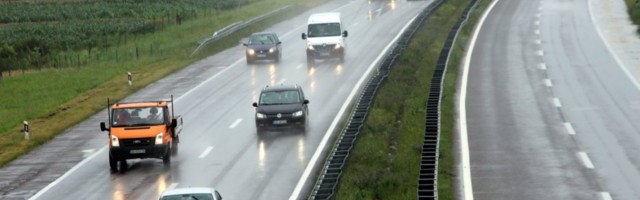 Putevi Srbije savetuju opreznu vožnju zbog vlažnih kolovoza
