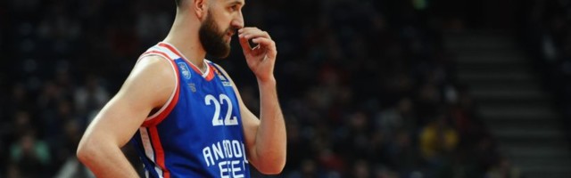 Efes razbio Bahčešehir, Micić 19 poena, ali opet bez trojke