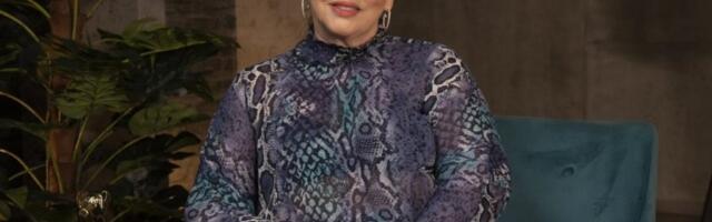 ĆANA U BESNOJ MAŠINI STIGLA NA PINK! Pevačica bez trunke šminke, ne skida osmeh s lica! (VIDEO)