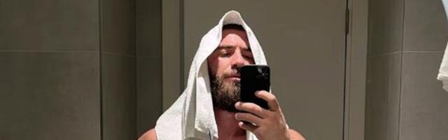 Mensur se skinuo u kupatilu, pa pomerio peškir! Intimu jedva prekrio, svi gledaju u zver od 104 kilograma