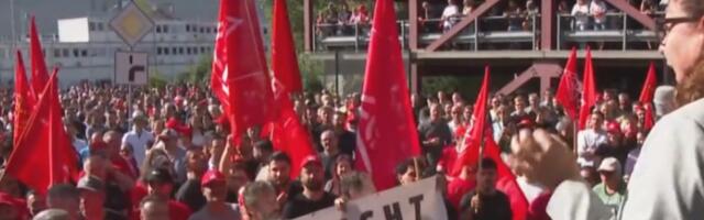 Запослени у „Мерцедесу“ протестују против плана штедње