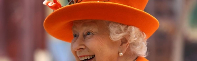 Osvanule fotke iz dvorca, ljudi ne veruju šta kraljica radi s 94 godine