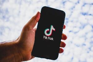 Сенат САД донео закон о забрани употребе Тик-тока на службеним телефонима америчке владе